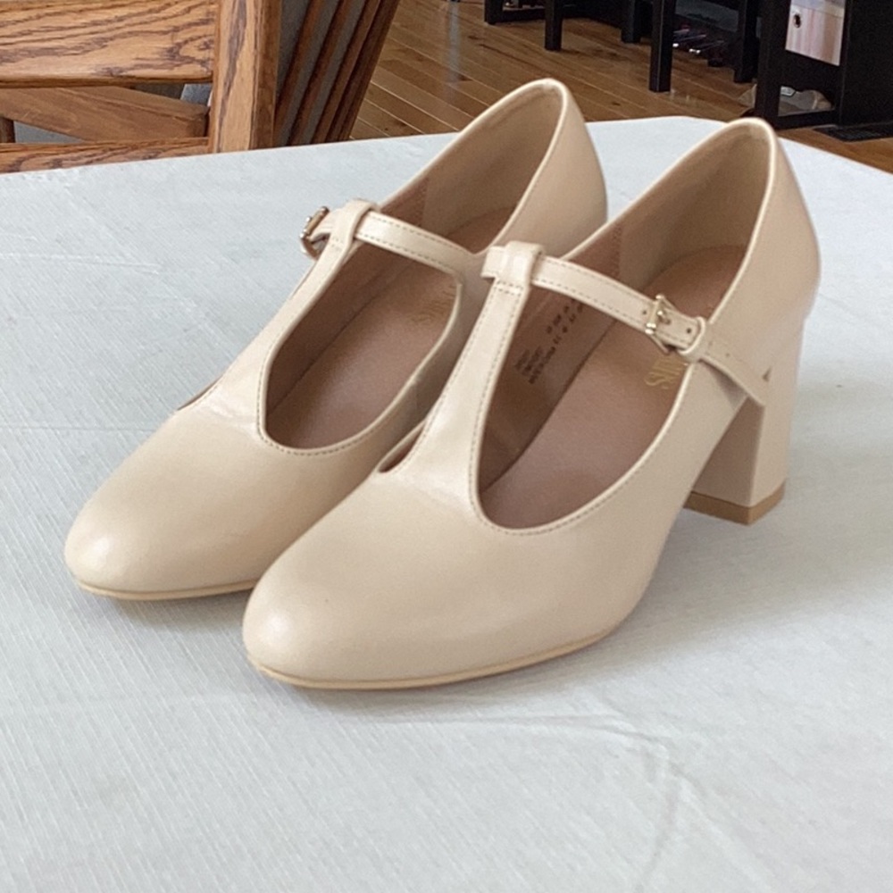 DREAM PAIRS Chunky T-Strap Heels— NWOT